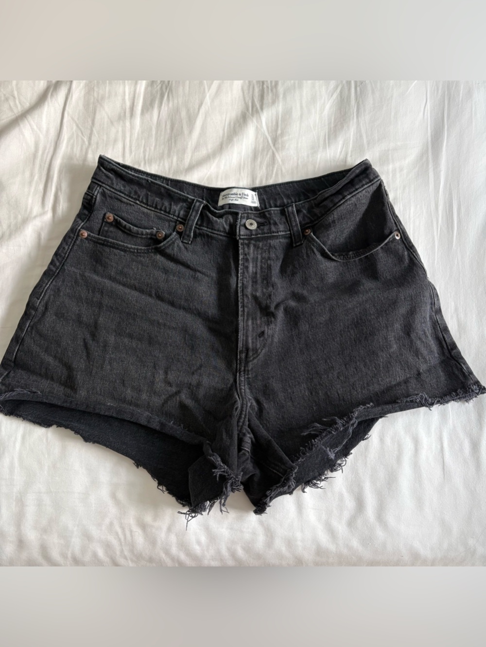 Abercrombie & Fitch The ‘90s Relaxed Cutoff Short High Rise Curve Love 31/12